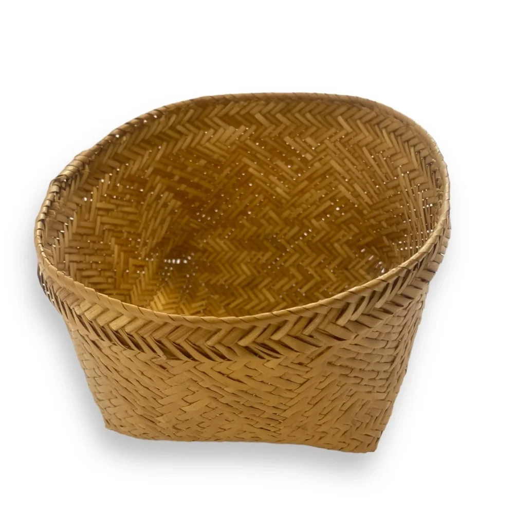 Vintage, Small Hand Woven Basket‎ Boho Decor, Bohemian,Mid Century Modern 0181S